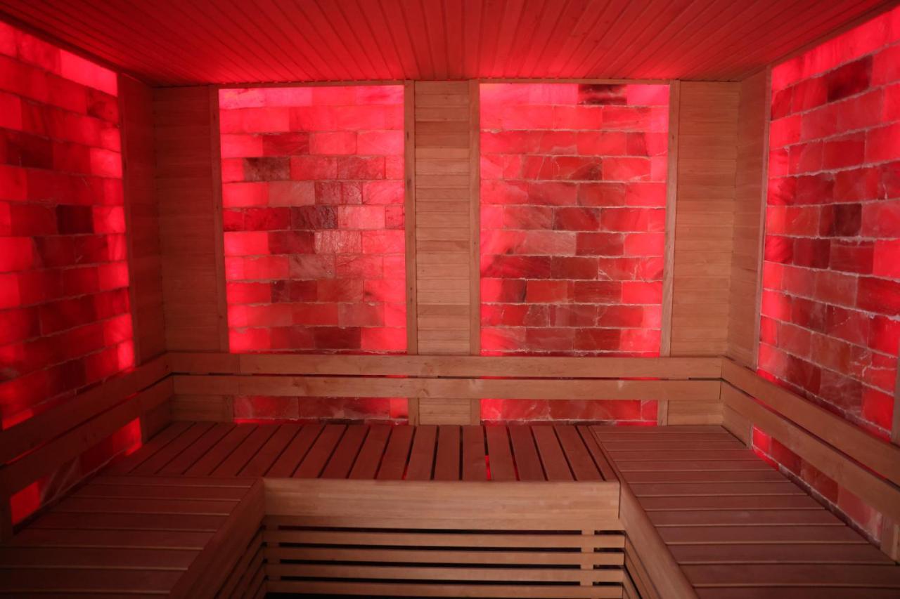 Palace Hotel & Spa Titova Mitrovica Kültér fotó